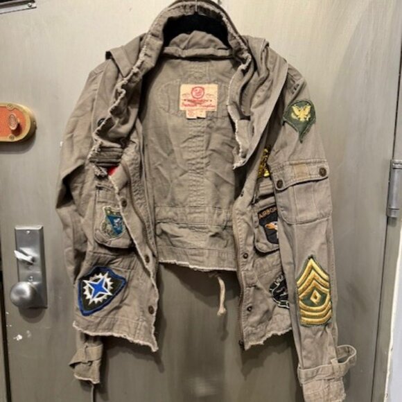 Vintage Military Bolero Cargo Jacket / Parka with Patches & reversible hood - Picture 4 of 16